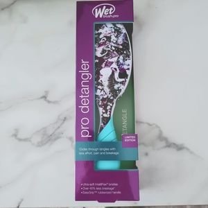 Wet Brush Pro Detangler Brush